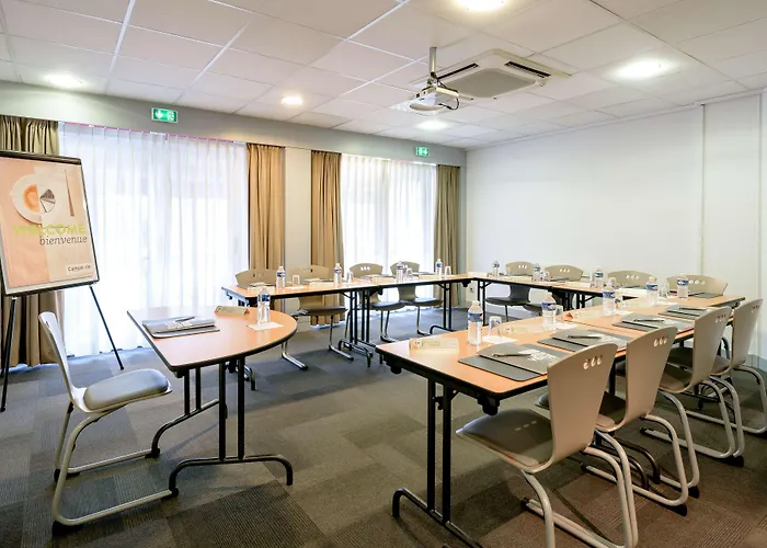 Campanile Purpan Отель 3*